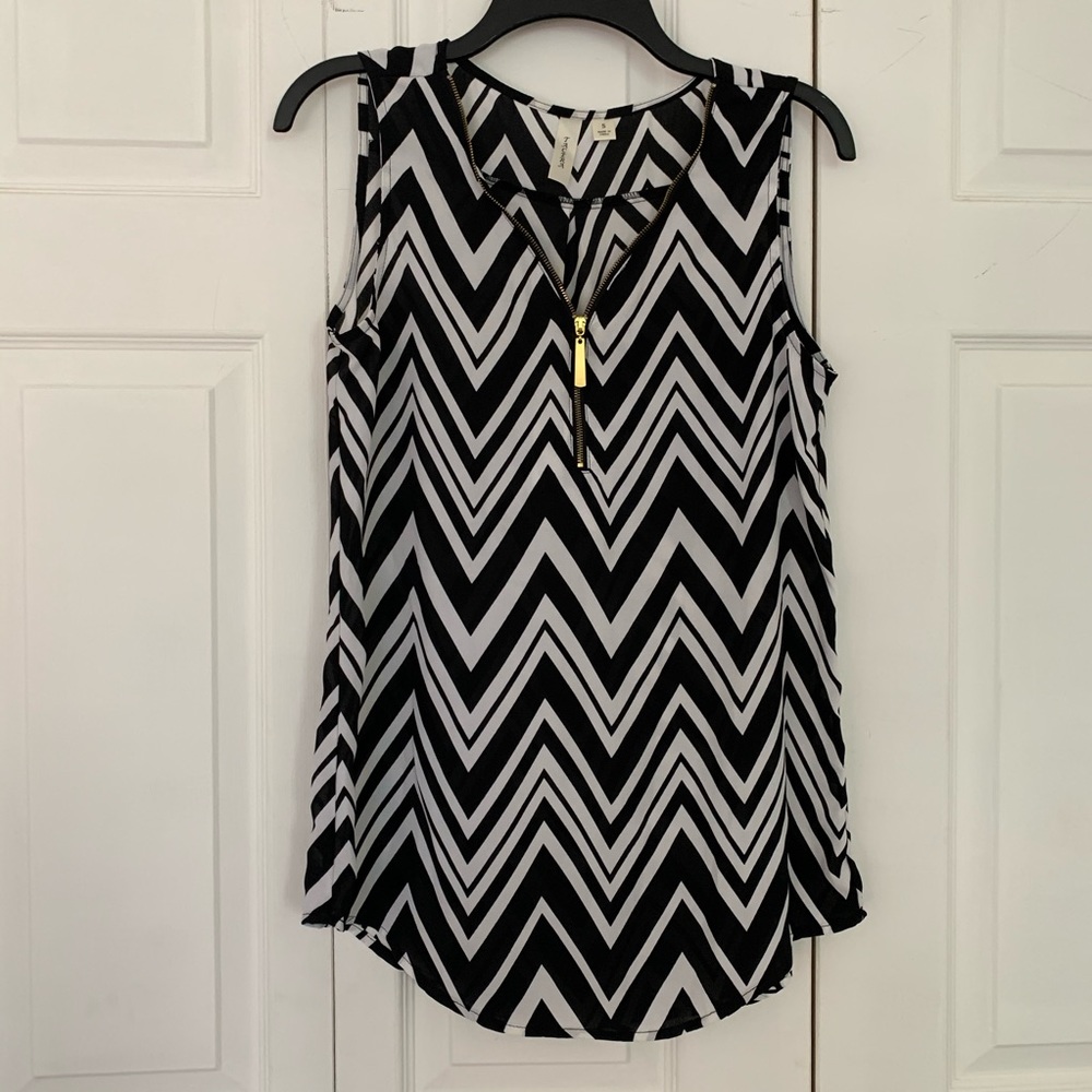 Tacera Black and White Chevron Tank Top